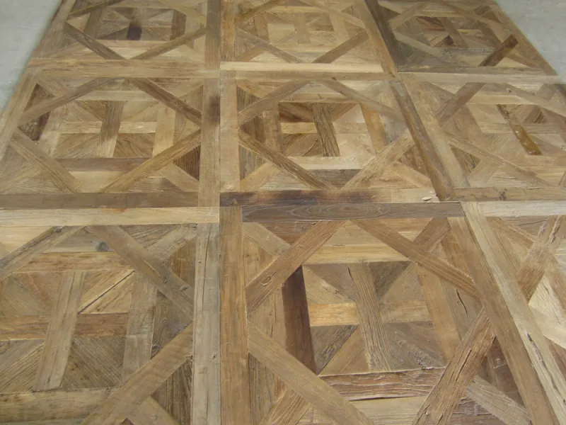 Reclaimed Elm Versailles Flooring Light Color | Elegant Light-Toned Engineered Panels - Image 3