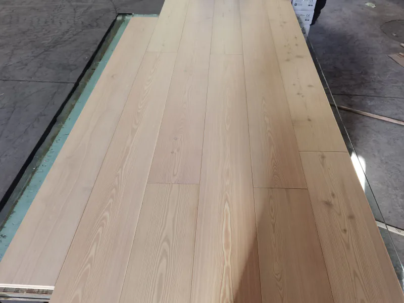 Natural & White Oil Larch Wood Flooring | Engineered Flooring with Unique Grain - Image 3