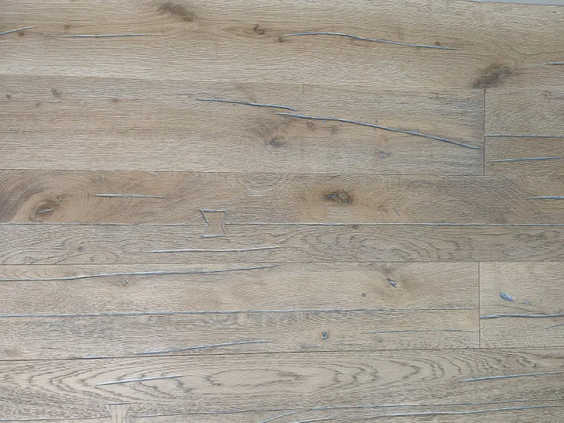 Natural Rustic Oak Flooring with Bowtie Inlay | EF Grade Antique Oak - Image 4