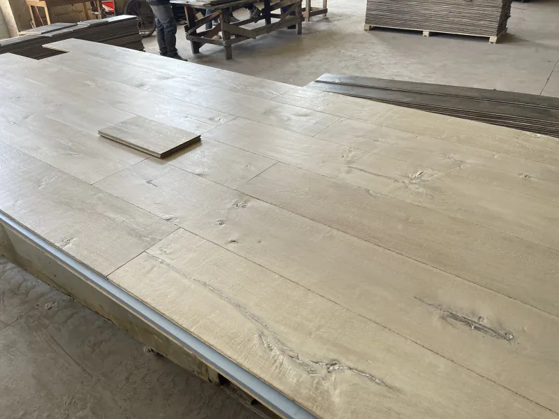 Light Reactive Stain Shrunk Face Oak Flooring | Textured Engineered European Oak - Image 5