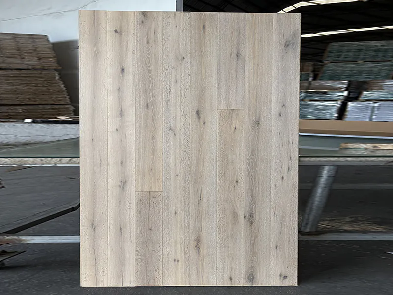 Vitnam factory made oak flooring